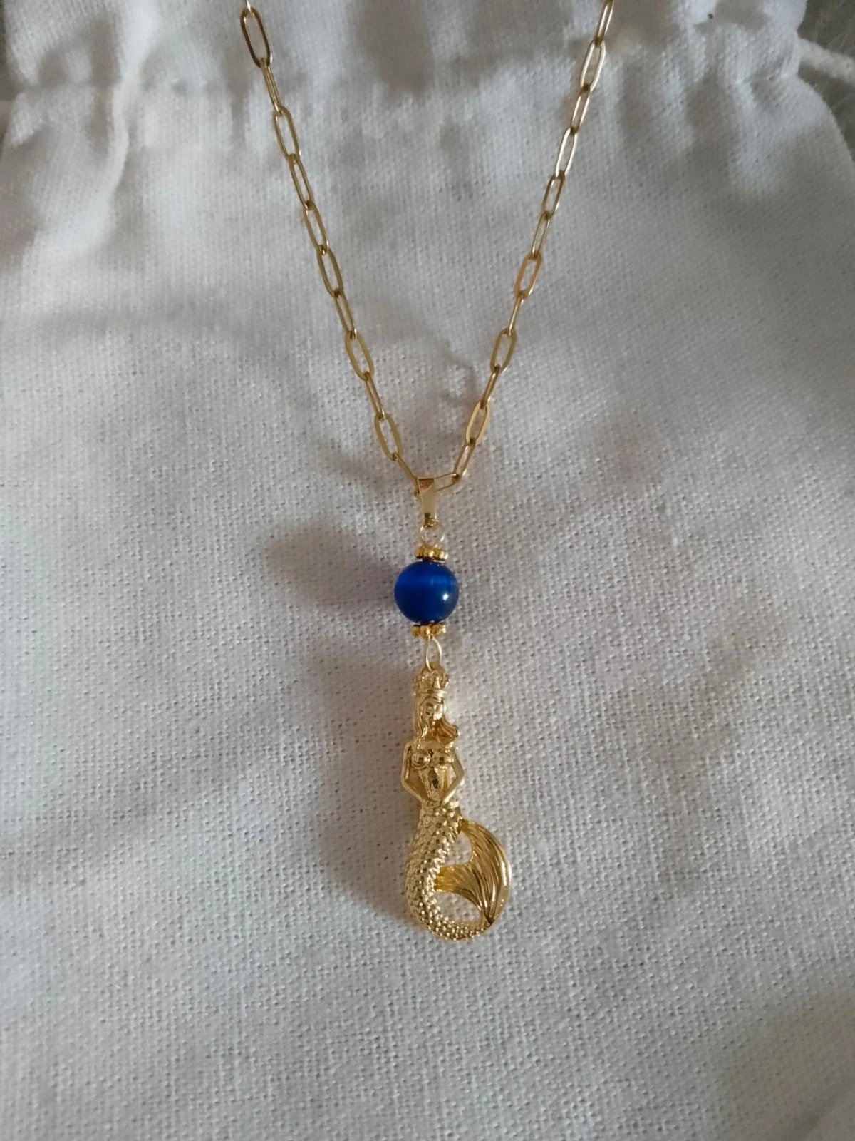 Collier sirène dorée avec pierre oeil de chat bleu ocean – photo 2